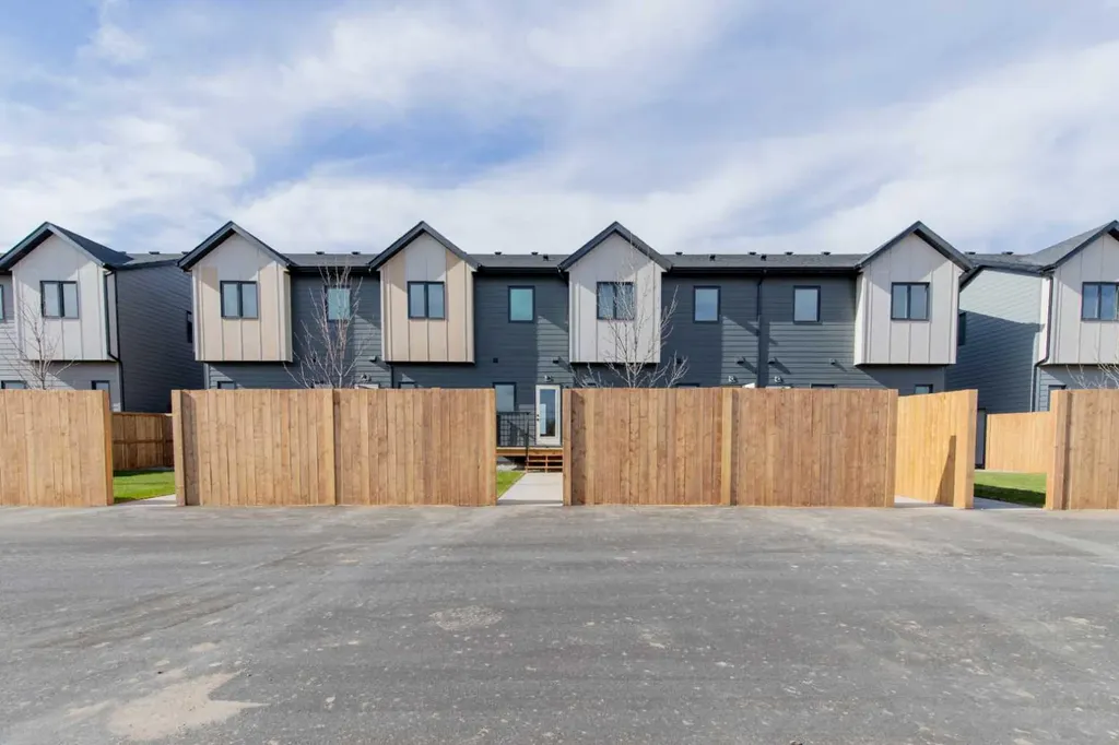 2817 16 Avenue Coaldale AB T1M0G9