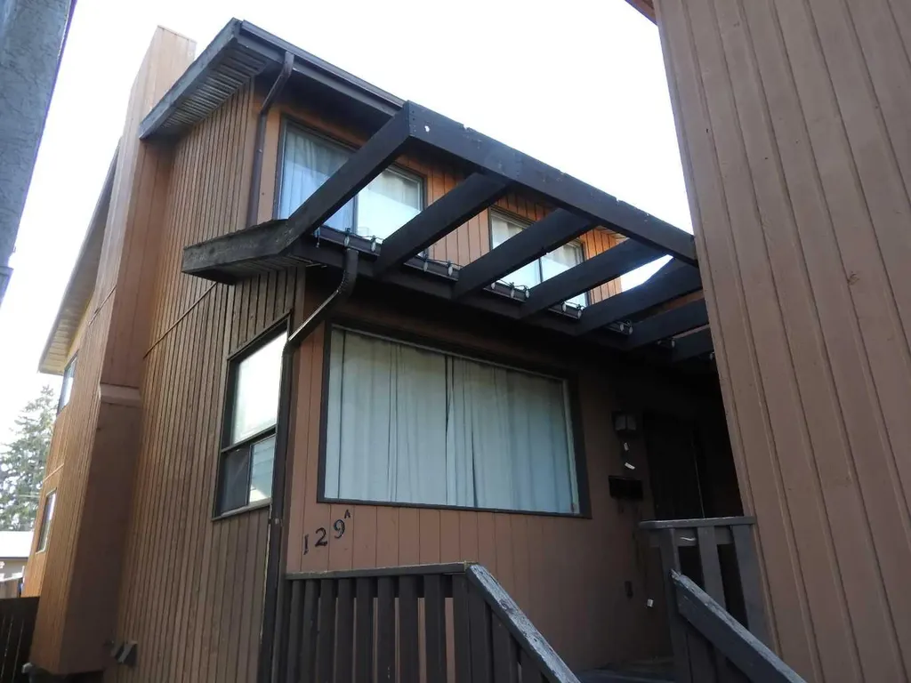 129 32 Avenue NW Calgary AB T2M 2P7