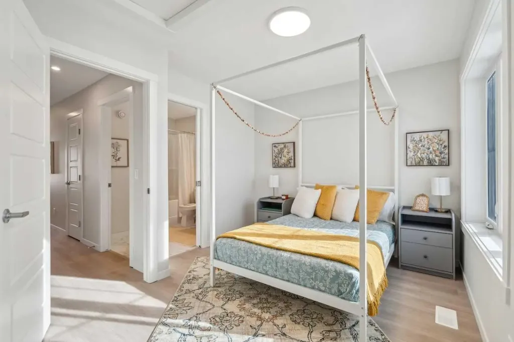 155 Crimson Ridge Place NW Calgary AB T3L2M4