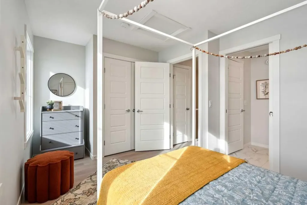 155 Crimson Ridge Place NW Calgary AB T3L2M4