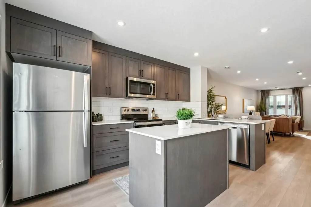 155 Crimson Ridge Place NW Calgary AB T3L2M4