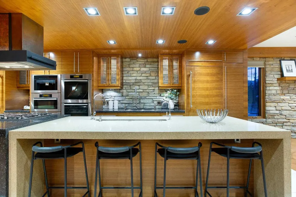 738 Crescent Road NW Calgary AB T2M 4A7