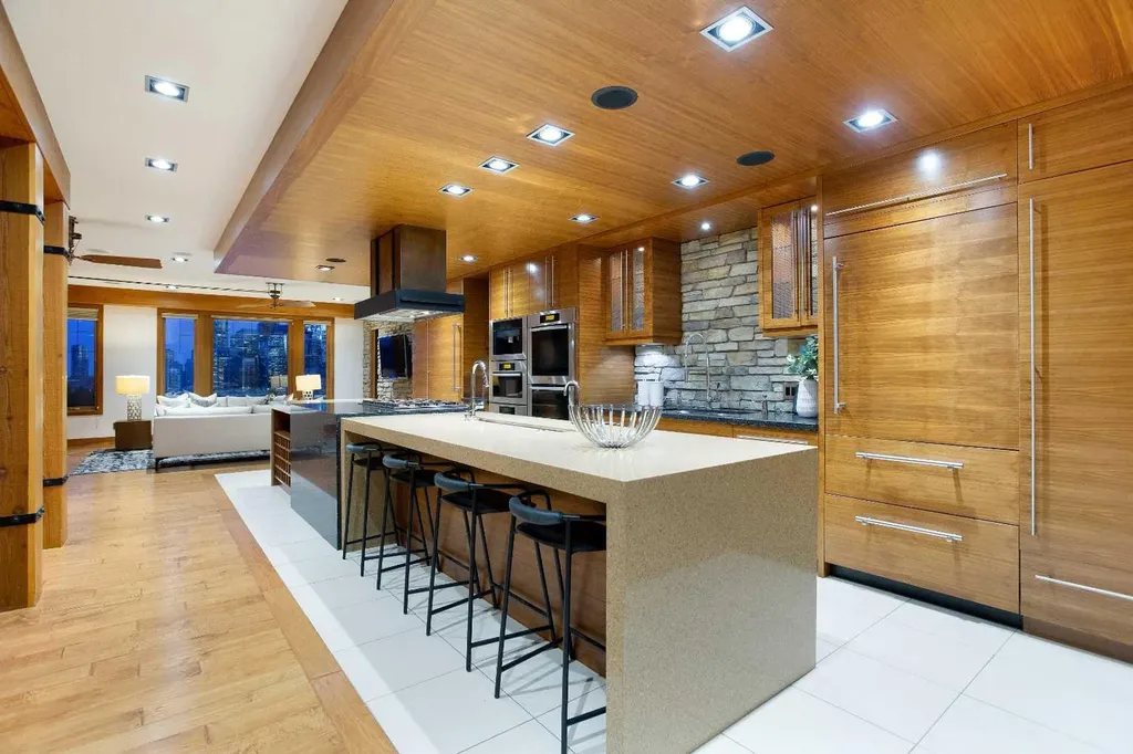 738 Crescent Road NW Calgary AB T2M 4A7