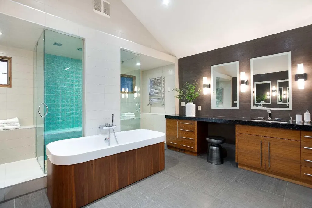 738 Crescent Road NW Calgary AB T2M 4A7