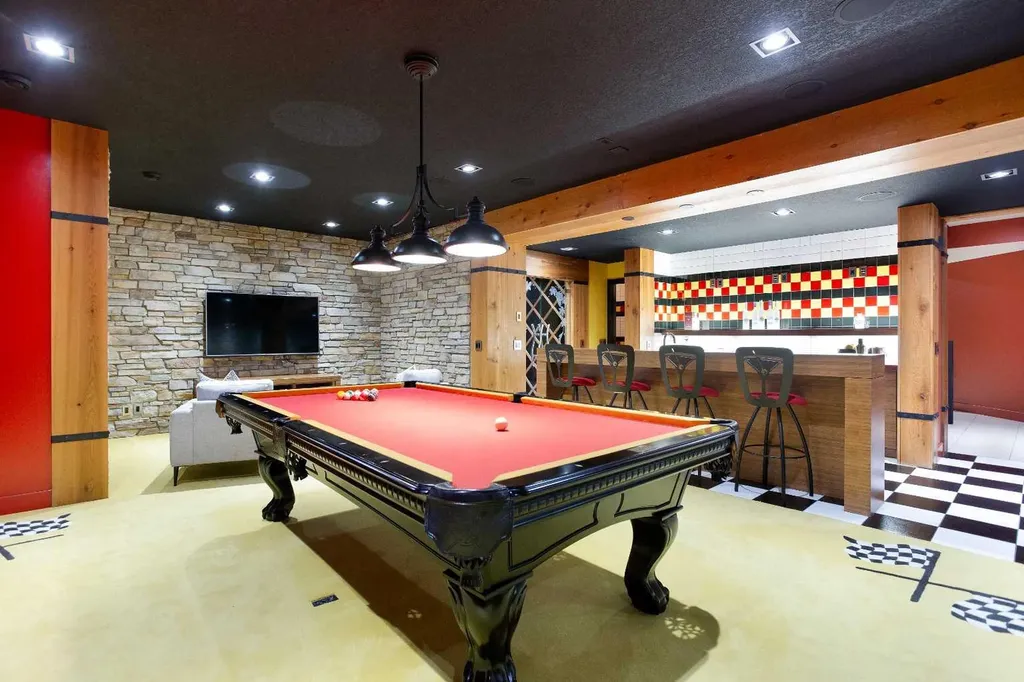 738 Crescent Road NW Calgary AB T2M 4A7
