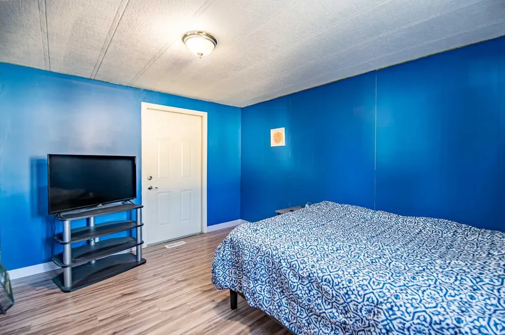 5344 76 Street Red Deer AB T4P2A6