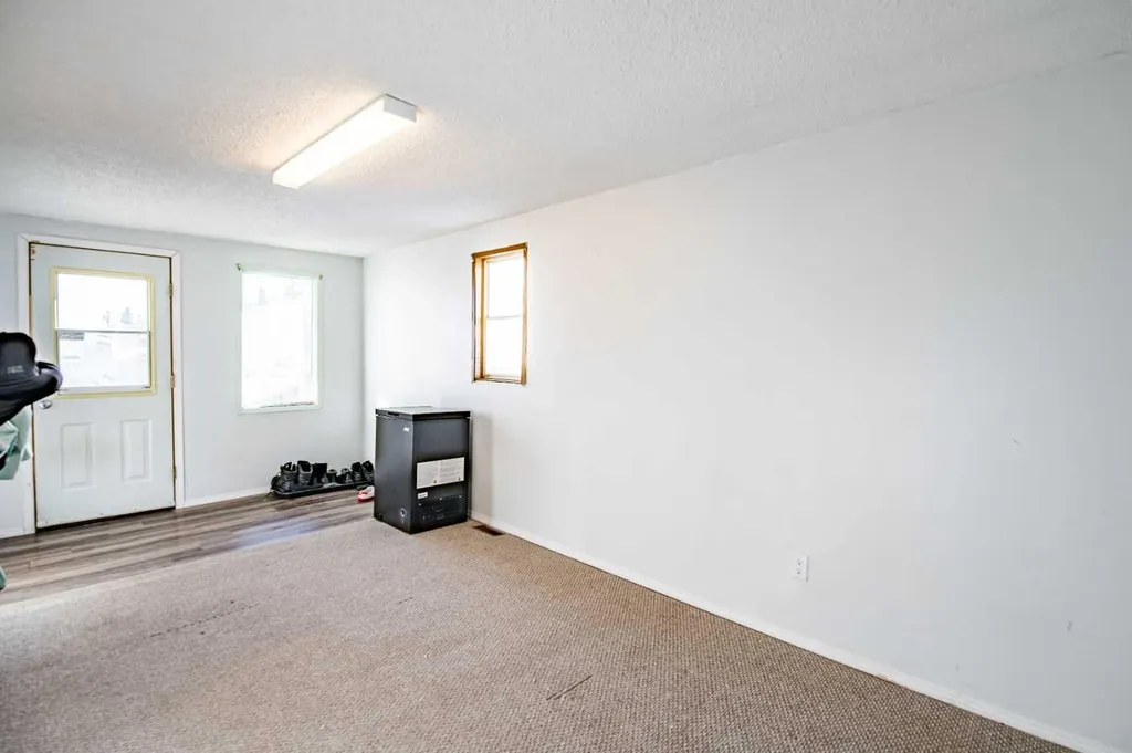 5344 76 Street Red Deer AB T4P2A6