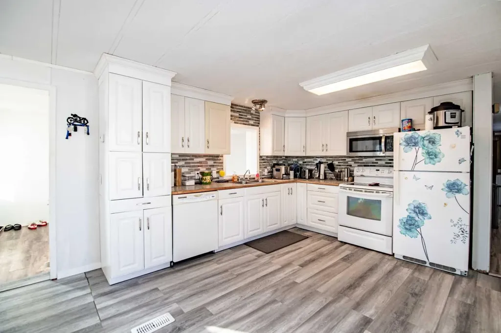 5344 76 Street Red Deer AB T4P2A6