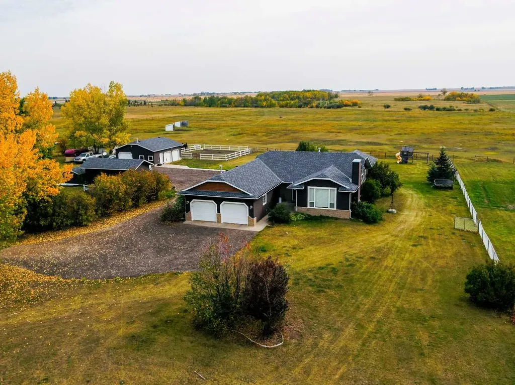 272210 Range Road 291 NE Airdrie AB T4A 2V7