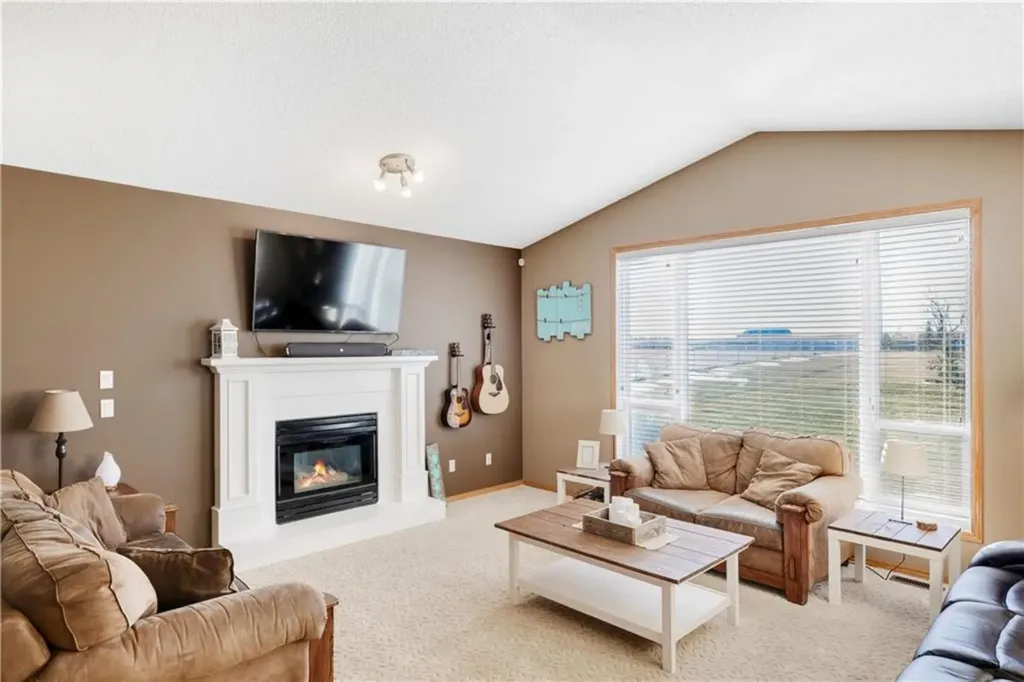 272210 Range Road 291 NE Airdrie AB T4A 2V7