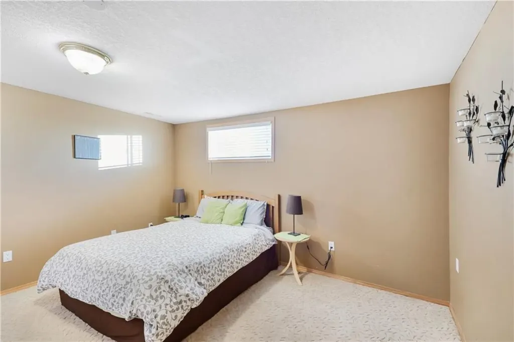272210 Range Road 291 NE Airdrie AB T4A 2V7