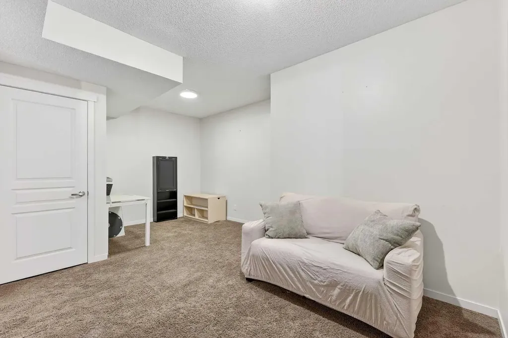 345 Mahogany Boulevard SE Calgary AB T3M 1V1