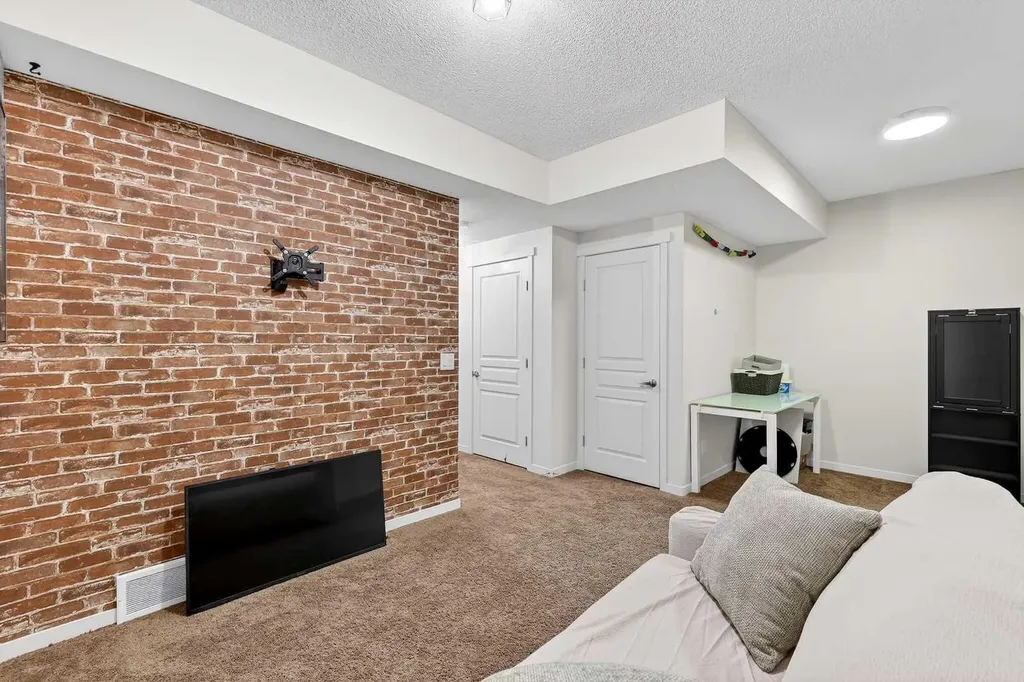 345 Mahogany Boulevard SE Calgary AB T3M 1V1