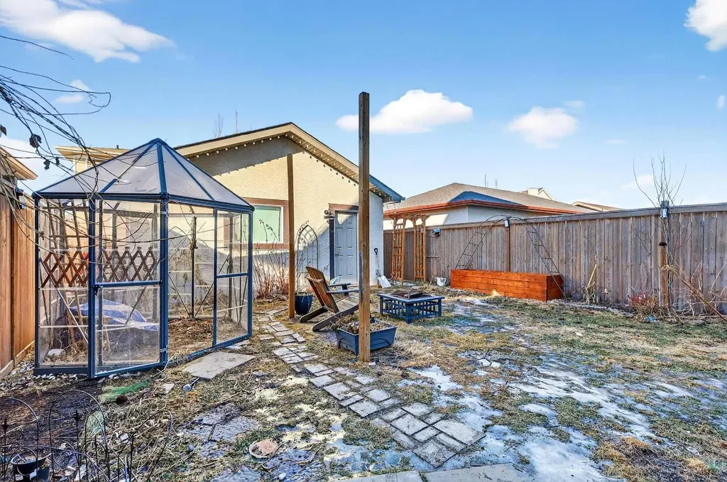 345 Mahogany Boulevard SE Calgary AB T3M 1V1