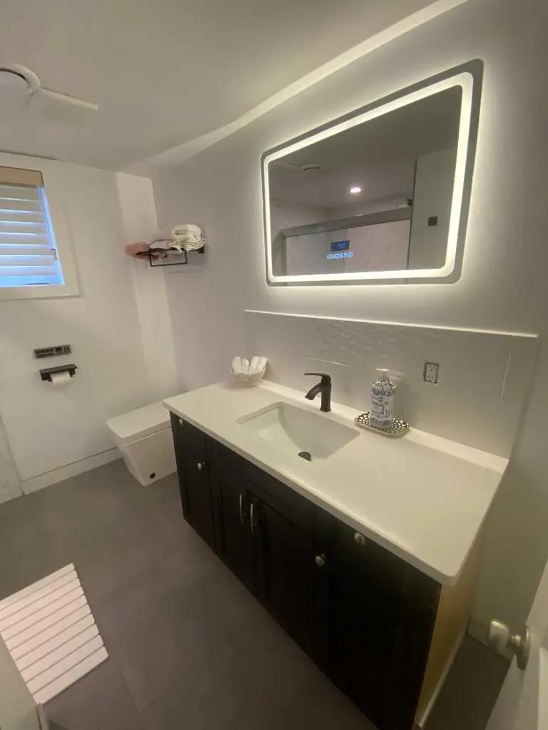 564 5 Street W Brooks AB T1R0B3