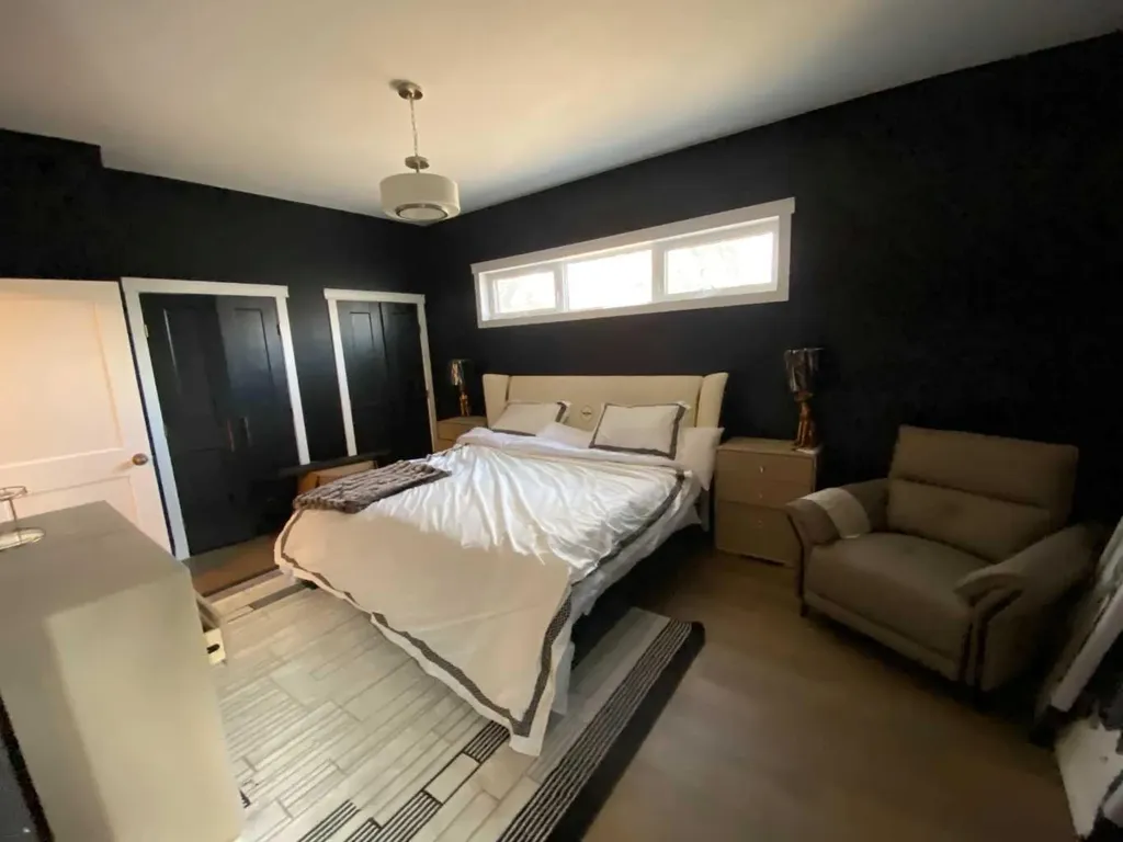 564 5 Street W Brooks AB T1R0B3