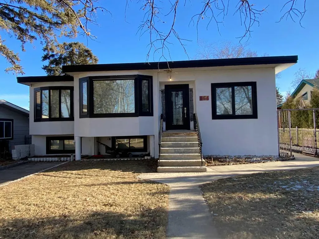564 5 Street W Brooks AB T1R0B3