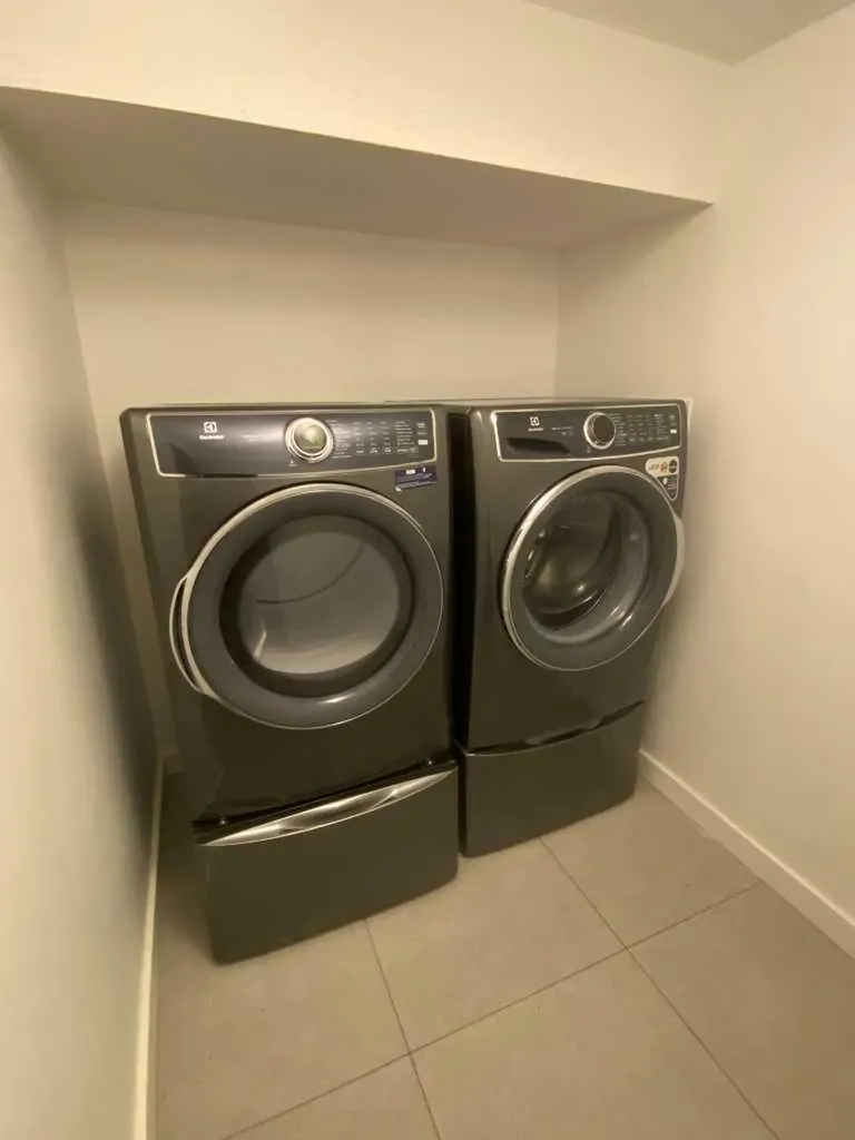 564 5 Street W Brooks AB T1R0B3