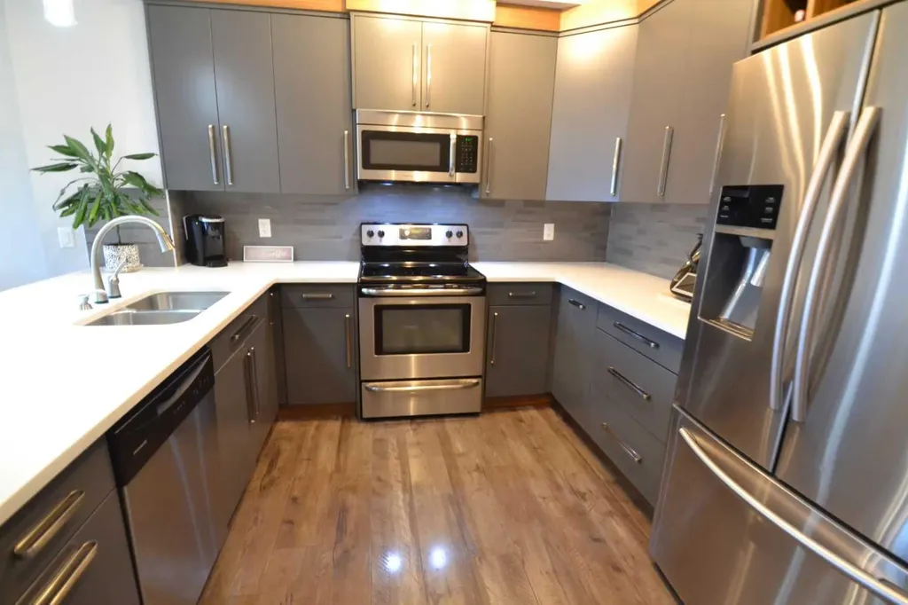 613 Hillcrest Road SW Airdrie AB T4B 4C8
