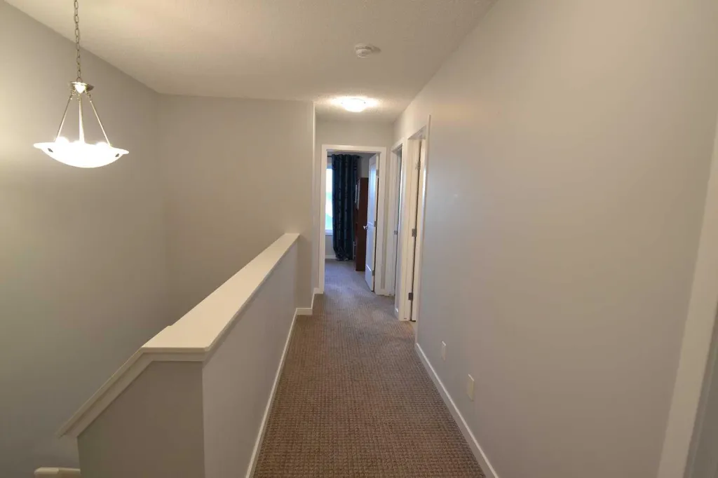613 Hillcrest Road SW Airdrie AB T4B 4C8