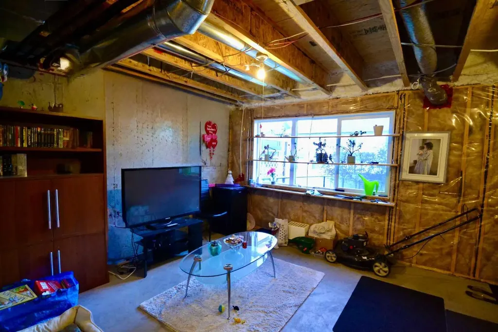 613 Hillcrest Road SW Airdrie AB T4B 4C8