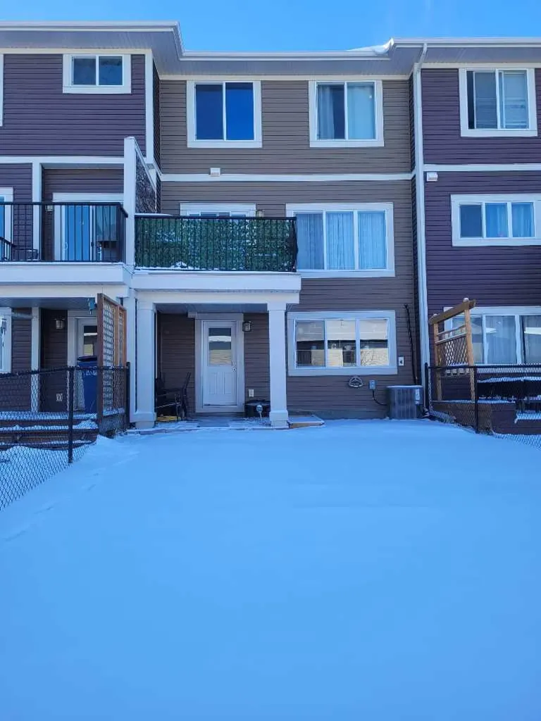 613 Hillcrest Road SW Airdrie AB T4B 4C8