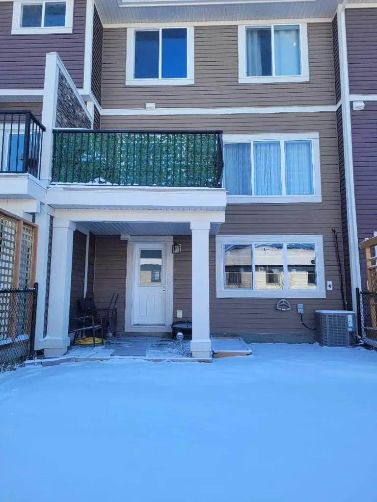 613 Hillcrest Road SW Airdrie AB T4B 4C8