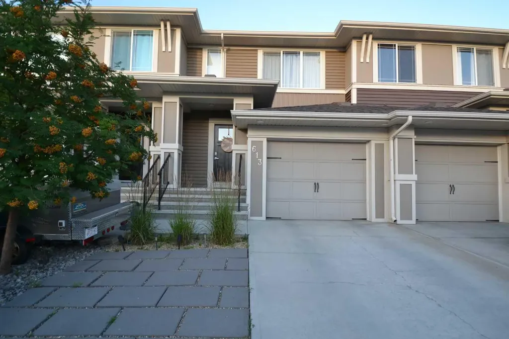 613 Hillcrest Road SW Airdrie AB T4B 4C8