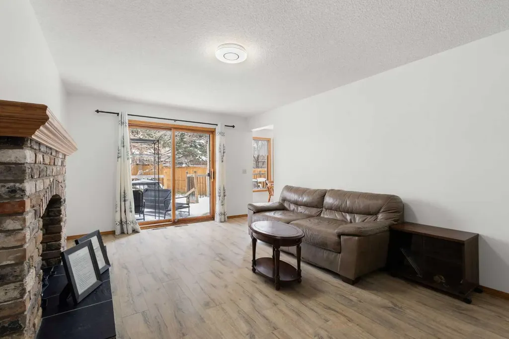 132 Scenic Cove Circle NW Calgary AB T3L 1M9