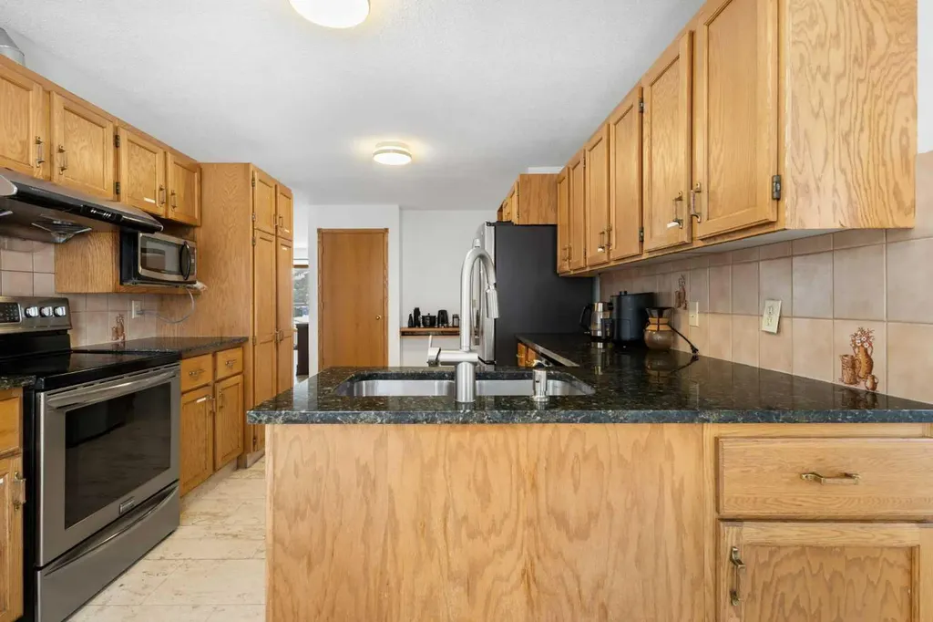 132 Scenic Cove Circle NW Calgary AB T3L 1M9