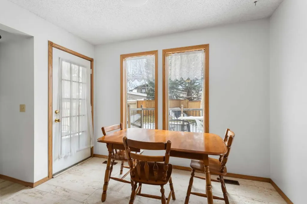 132 Scenic Cove Circle NW Calgary AB T3L 1M9