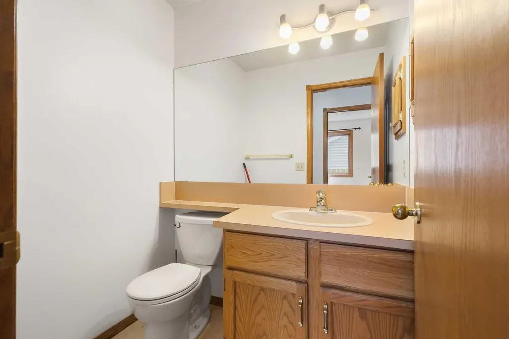 132 Scenic Cove Circle NW Calgary AB T3L 1M9