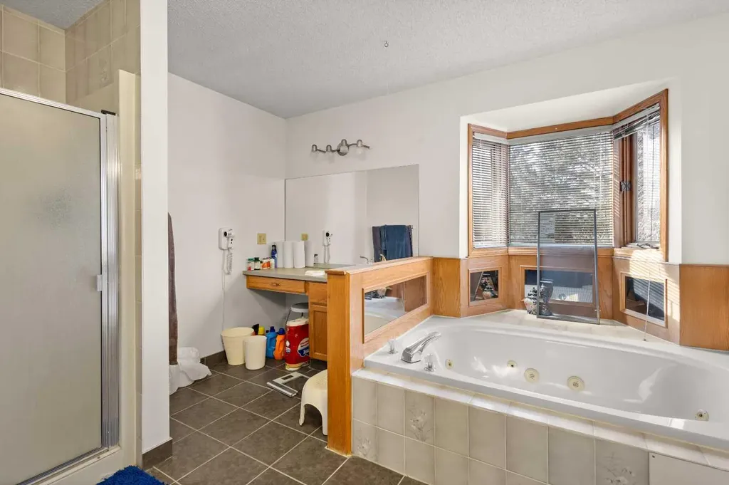 132 Scenic Cove Circle NW Calgary AB T3L 1M9