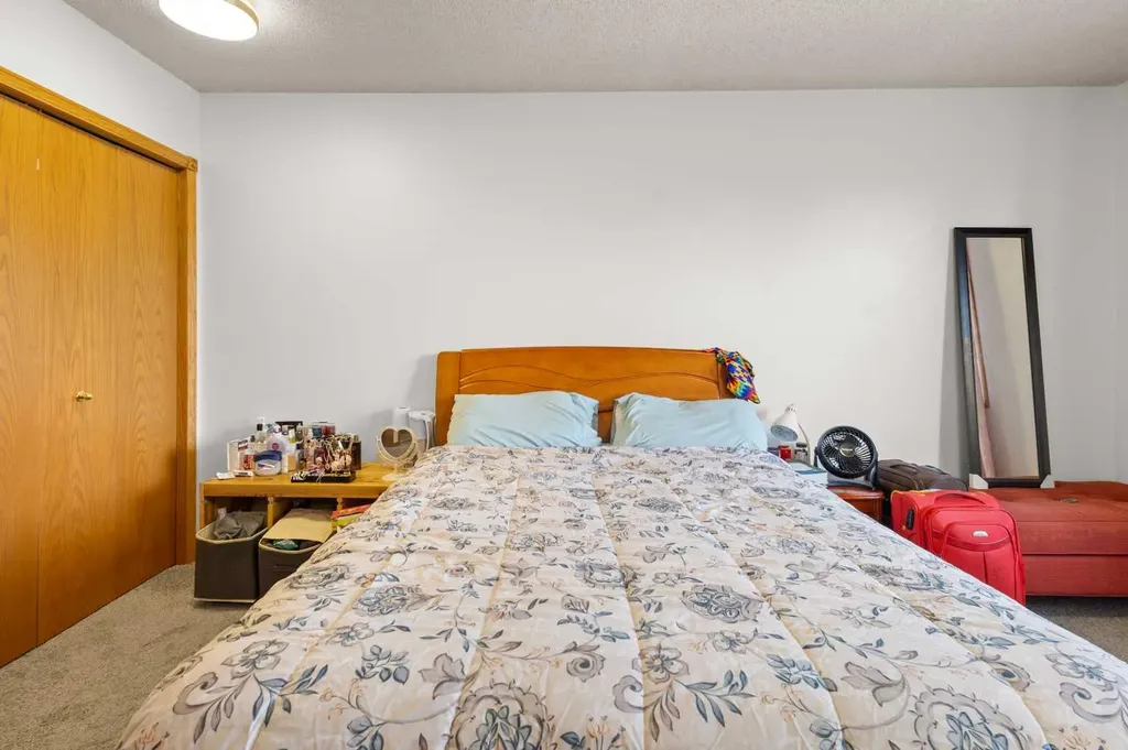 132 Scenic Cove Circle NW Calgary AB T3L 1M9