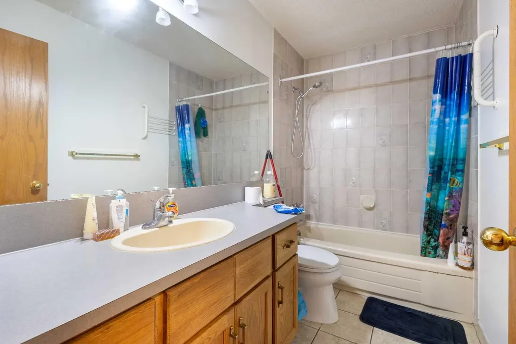 132 Scenic Cove Circle NW Calgary AB T3L 1M9