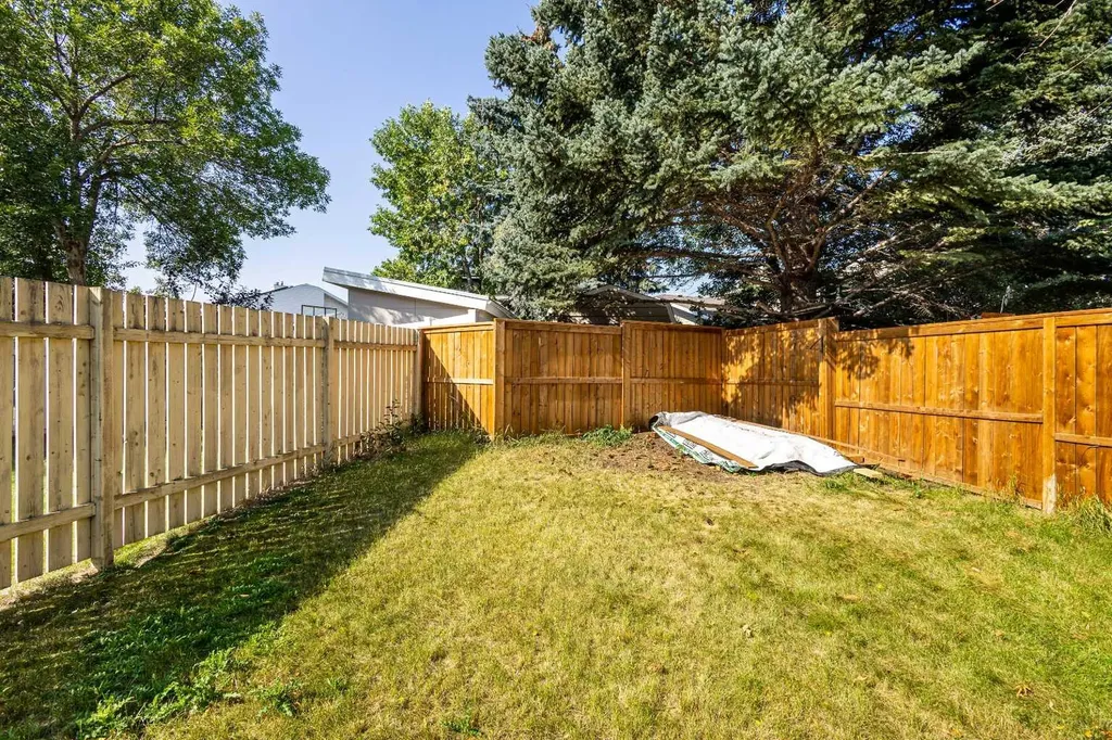 132 Scenic Cove Circle NW Calgary AB T3L 1M9