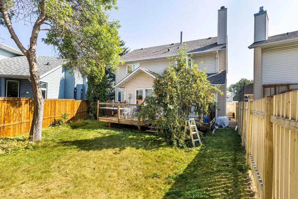 132 Scenic Cove Circle NW Calgary AB T3L 1M9