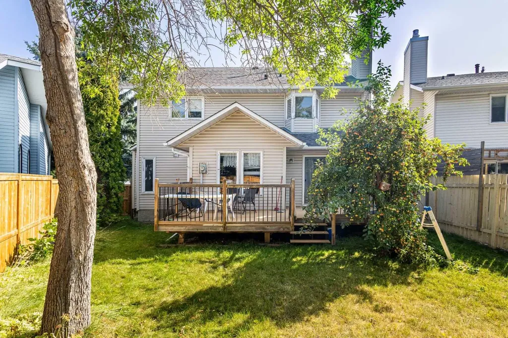 132 Scenic Cove Circle NW Calgary AB T3L 1M9