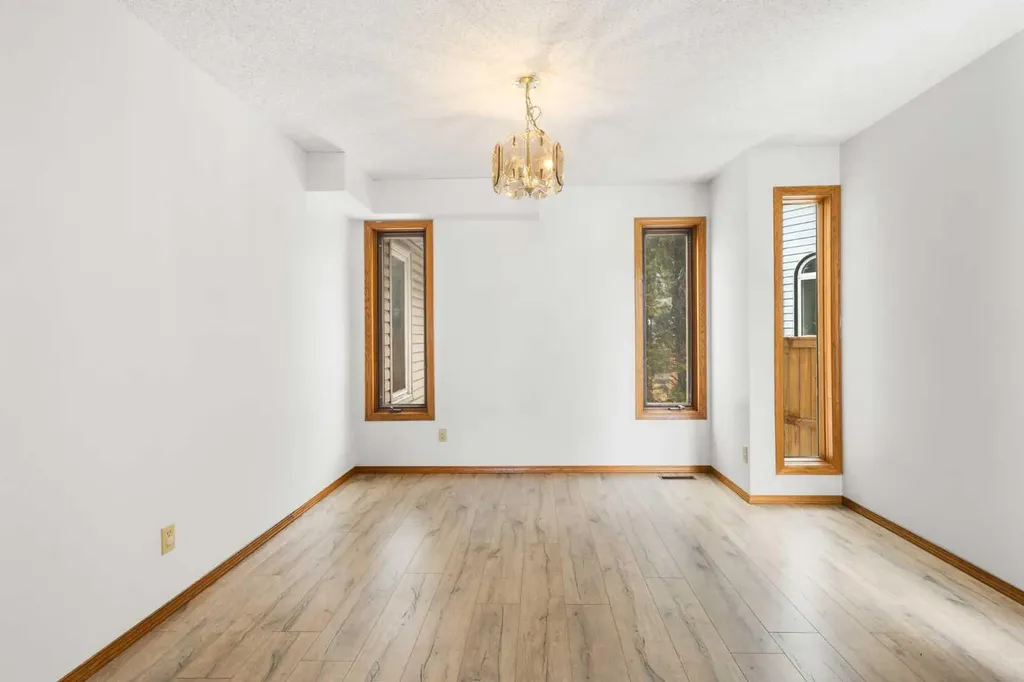 132 Scenic Cove Circle NW Calgary AB T3L 1M9