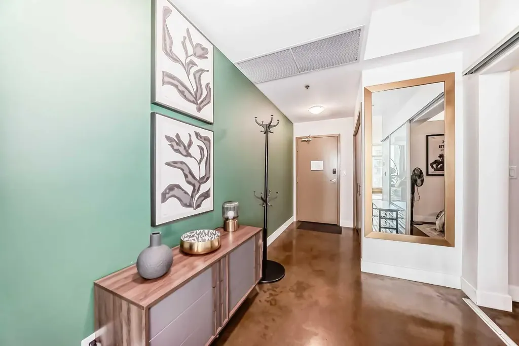 135 13 Avenue SW Calgary AB T2R 0W8