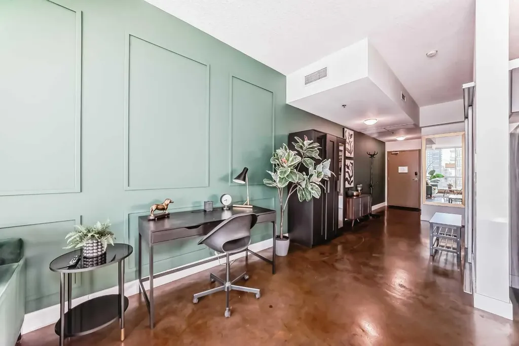 135 13 Avenue SW Calgary AB T2R 0W8