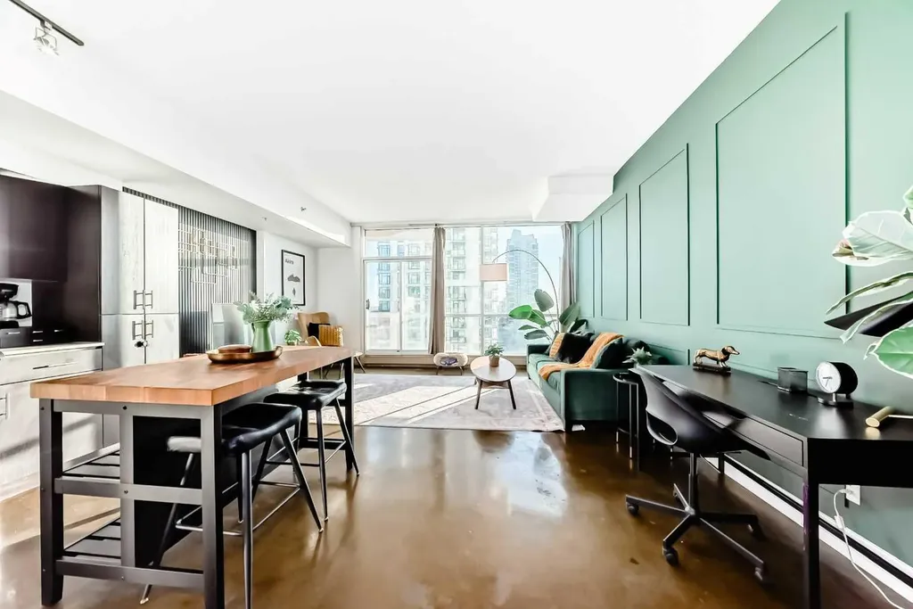 135 13 Avenue SW Calgary AB T2R 0W8