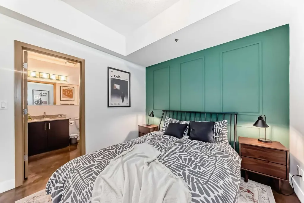 135 13 Avenue SW Calgary AB T2R 0W8