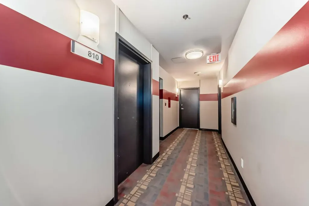 135 13 Avenue SW Calgary AB T2R 0W8