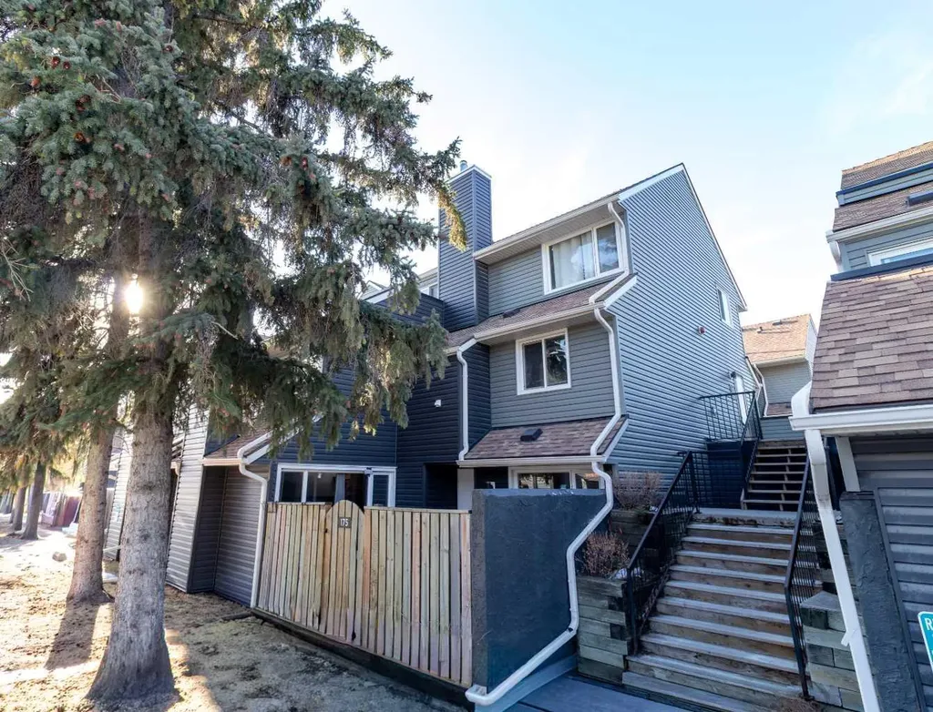 77 Glamis Green SW Calgary AB T3E 6T9