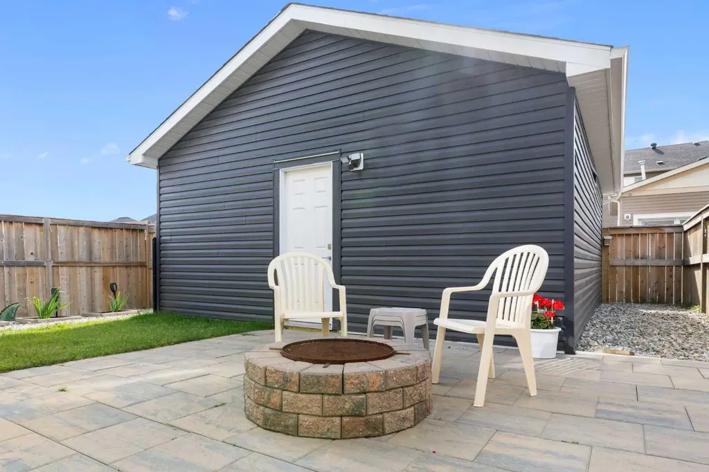 167 Fireside Drive Cochrane AB T4C 0X4