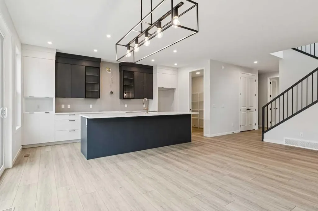 572 Belmont Heath SW Calgary AB T0L0X0
