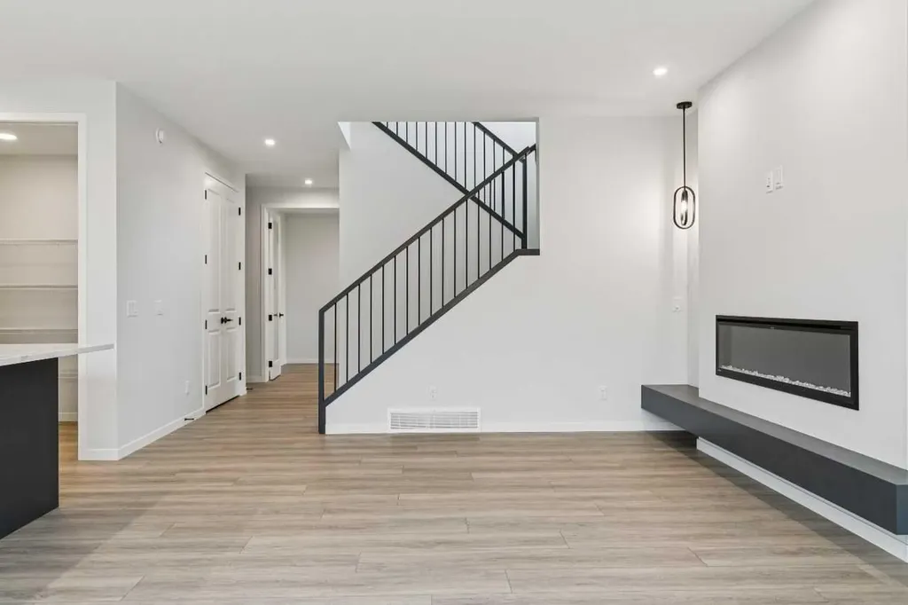 572 Belmont Heath SW Calgary AB T0L0X0