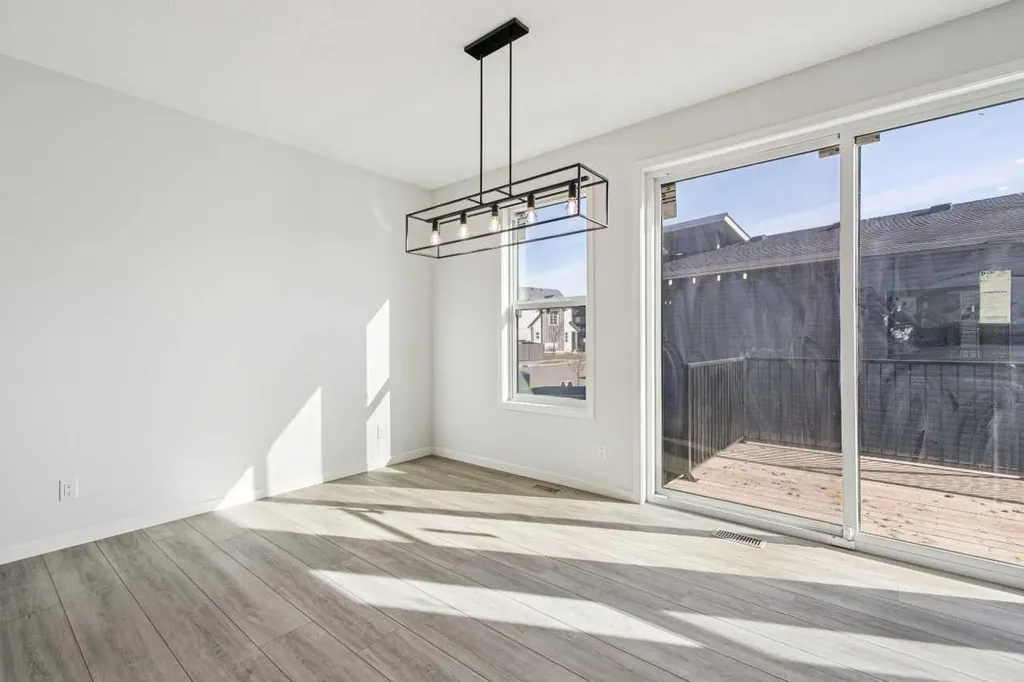 572 Belmont Heath SW Calgary AB T0L0X0