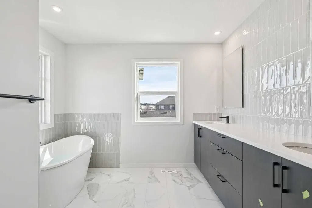 572 Belmont Heath SW Calgary AB T0L0X0